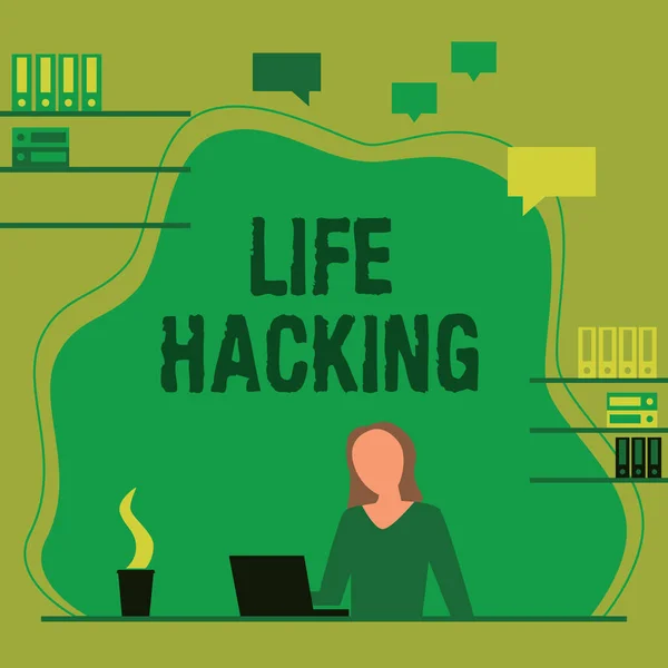 Life Hacking 이라는 글자를 쓴다. 인터넷 컨셉트 단순하고 교묘 한 기술들을 이용하여 손쉽게 책상에 앉아 일하는 여자 와새 로운 기술을 익힐 수있다. — 스톡 사진