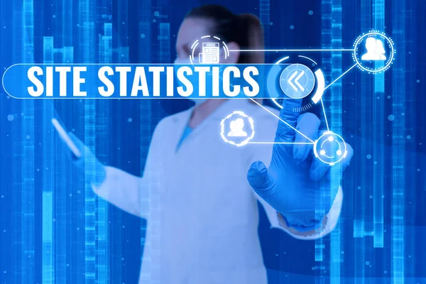 Text sign showing Site Statistics. Word Written on measurement of behavior of visitors to certain website Nurse in uniform pointing upwards represents global innovative thinking. — Fotografia de Stock