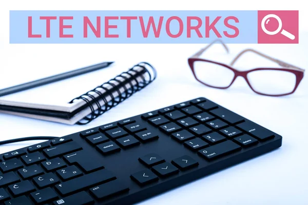 Lte Networks imzasını gösteren bir ilham. Kablosuz iletişim Bilgisayar Klavyesi ve Sembolü için en hızlı kavramsal fotoğraf ağ bağlantısı. İletişim için Bilgi Ortamı. — Stok fotoğraf