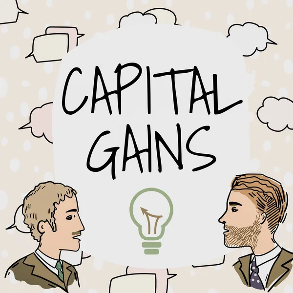 Schrijven met tekst Capital Gains. Internet Concept Obligaties Aandelen Winst Inkomstenbelasting Investeringsfondsen Teamleden op zoek naar whiteboard Brainstorming New Solutions. — Stockfoto