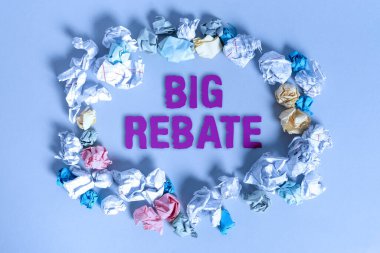 Kavramsal gösterim Büyük İade, İş İndirimi Özel bir tanıtımla nişanlandığınızda alabileceğiniz büyük ödüller