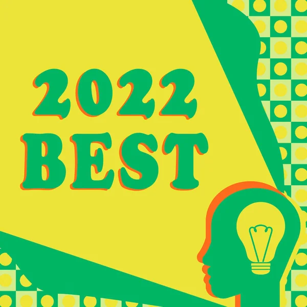 インスピレーションを示すテキスト2022年最高 ビジネスアイデア技術のアイデアを示す照明電球で来年の頭を準備するすべての分野で最高品質 — ストック写真