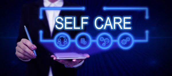 Conceptual Caption Self Care Internet Concept Dar Comodidad Propio Cuerpo — Foto de Stock