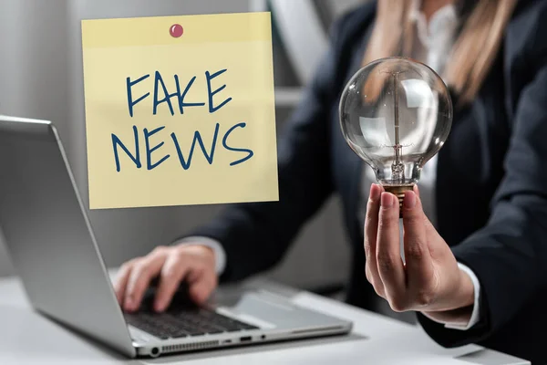 Натхнення Показує Знак Fake News Бізнес Демонструє Інформацію Щоб Показати — стокове фото