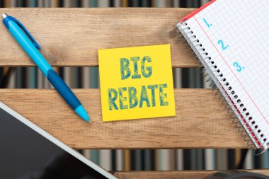 Özel bir promosyon ile nişanlandığınızda alabileceğiniz büyük ödülleri gösteren bir metin - 47988