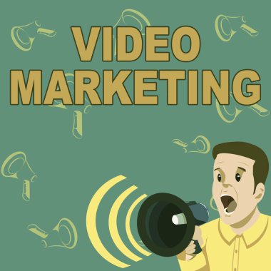 Video Pazarlama ve İş Dünyası fikrini gösteren metin işareti, Megafonla Konuşan İşadamı 'nın Harika Yeni Duyurular Yaparken kullandığı özel konular hakkında kısa videolar oluşturur