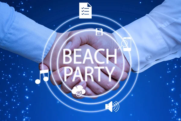 Texto Que Muestra Inspiración Beach Party Internet Concept Pequeño Gran — Foto de Stock