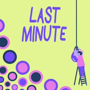 Son Dakika 'yı sunan metin başlığı, İş genel görünümü yapılmadan veya en son olası zamanda gerçekleşmeden önce İşadamı Ayakta Duran Merdiven Düzelten Ampuller Yeni Geleceğe Yönelik Fikirler Oluşturuyor.