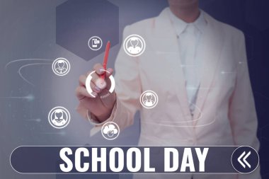 El yazısı okulu günü, iş fikri sabah yediden sekize kadar başlar. Takım elbiseli bayanın elinde kalem tutarak başarılı takım çalışmalarını simgelediği öğretilir..