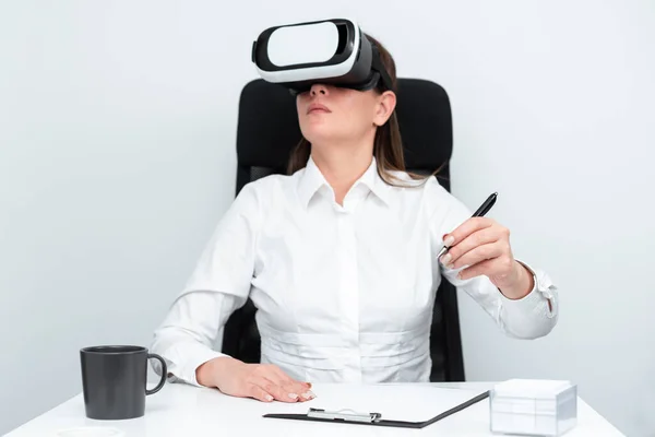 Woman Wearing Goggles Learning Skill Virtual Reality Simulator — Foto de Stock