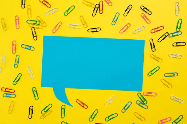 Colorful Paperclips Placed Speech Bubble Important Information — Foto Stock