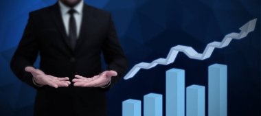 Takım elbiseli iş adamı, başarılı takım çalışmasını sembolize ediyor..