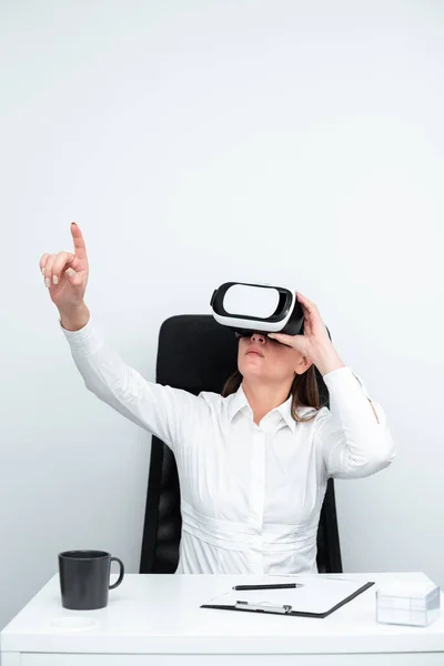 Woman Gesturing While Learning Skill Virtual Reality Simulator — Photo