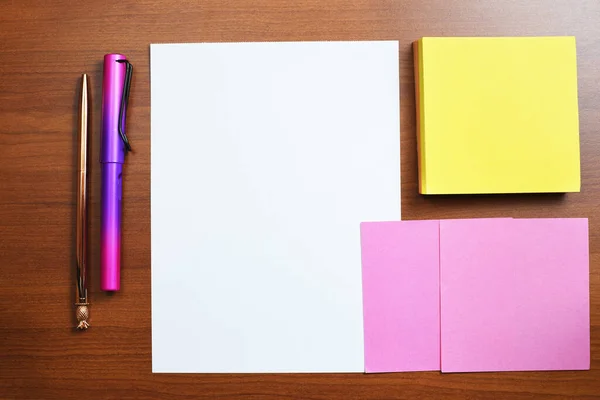 Important Messages Written Piece Paper Sticky Notes Desk — Stock fotografie