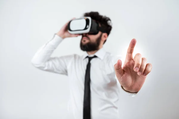 Man Wearing Glasses Pointing Important Messages One Finger — Zdjęcie stockowe