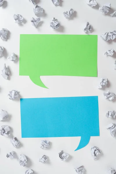 Paper Wraps Placed Two Speech Bubbles Important Informations — Foto de Stock