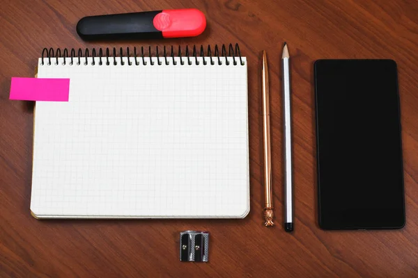 Notebook New Idea Desk Pens Sharpener Marker Cellphone — ストック写真