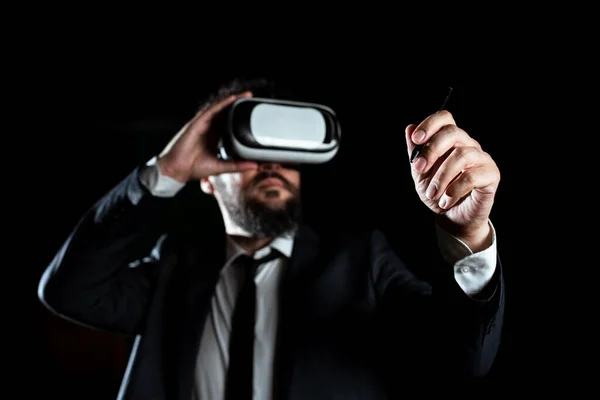 Man Wearing Virtual Reality Simulator Holding Pen Training — Photo