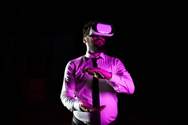 Businessman Using Virtual Reality Simulator Gesturing Training — Foto Stock