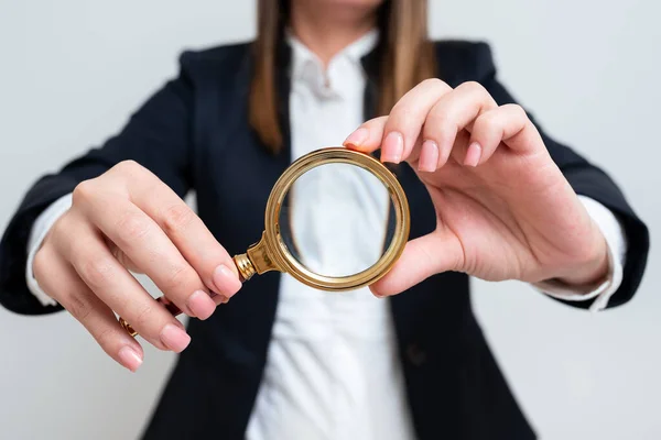 Woman Having Magnifying Glass Point Important Information — 图库照片