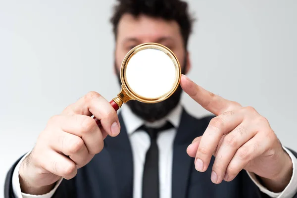 Man Having Magnifying Glass Point Important Informations — Stock fotografie