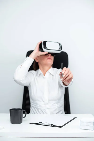 Woman Holding Pen Learning Skill Virtual Reality Simulator — Photo