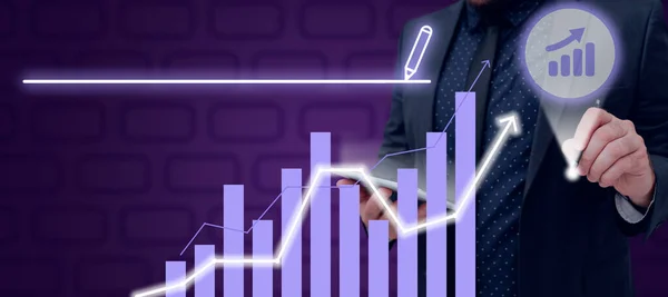 Man Tablet Digital Bar Graph Analyzing Business Data Growth — Stock Fotó