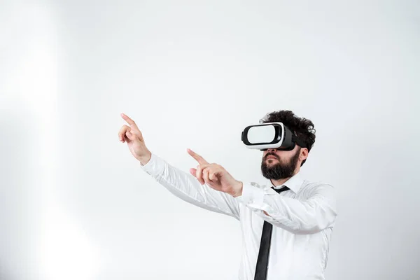 Man Wearing Glasses Pointing Important Messages Both Hands — Zdjęcie stockowe