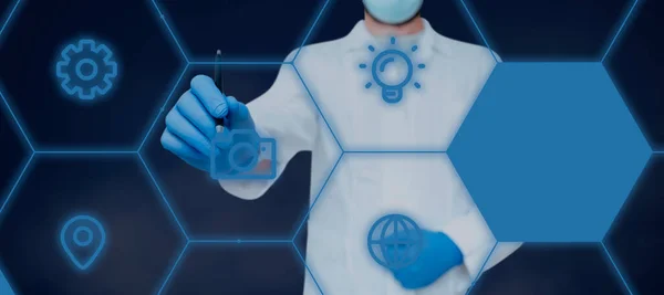 Doctor Pointing Pen Digital Hexagon Showing Modern Technology — Stockfoto