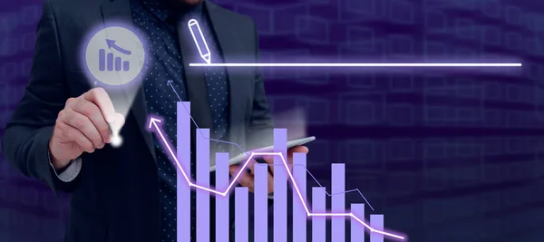 Man Tablet Digital Bar Graph Analyzing Business Data Growth —  Fotos de Stock