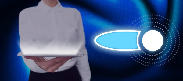 Woman Holding Tablet Digital Presenting Important Data — Φωτογραφία Αρχείου