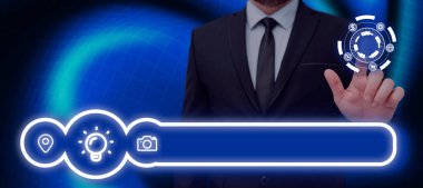 Kritik Bilgilerle Çoklu S 'yi İşadamı Gösteriyor.