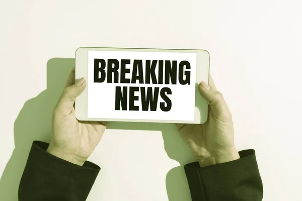 Writing Displaying Text Breaking News Business Overview Special Report Announcement — Stockfoto