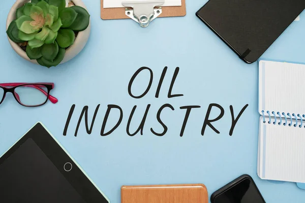 Text Showing Inspiration Oil Industry Word Exploration Extraction Refining Marketing — Foto Stock