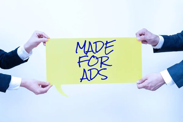 Подпись Текстом Сделано Рекламы Слово Написанное Маркетинговых Стратегиях Рекламных Кампаний — стоковое фото