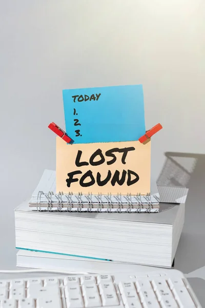 Hand Writing Sign Lost Found Word Written Things Left May — Stockfoto