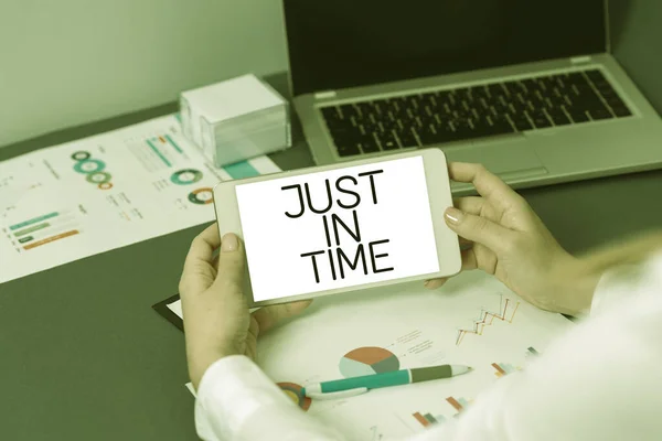 Text Caption Presenting Just Time Business Concept Arriving Exactly Hour — Fotografia de Stock