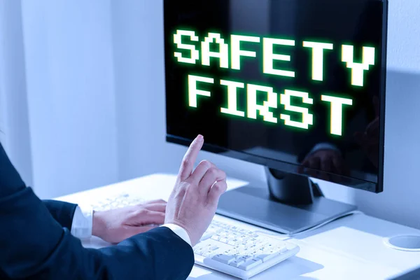 Text Sign Showing Safety First Word Avoid Any Unnecessary Risk — Stockfoto