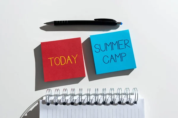 Εγγραφή Εμφάνισης Κειμένου Summer Camp Word Supervied Πρόγραμμα Για Παιδιά — Φωτογραφία Αρχείου