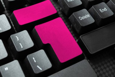 Bilgisayar Klavyesi ve Sembol. İletişim için Bilgi Ortamı.