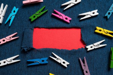 Eski Duvar Kağıdı Tasarımı Değiştiriliyor, Yeni Duvar Deseni ve Düzeni Oluşturuluyor