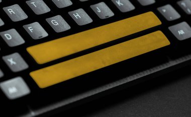 Bilgisayar Klavyesi ve Sembol. İletişim için Bilgi Ortamı.