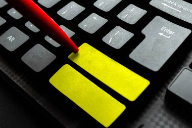 Bilgisayar Klavyesi ve Sembol. İletişim için Bilgi Ortamı.