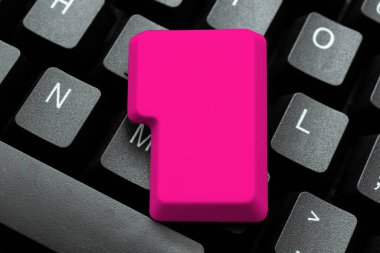 Çevrimiçi arkadaşlarla bağlantı kurmak, internette tanıdıklar edinmek.