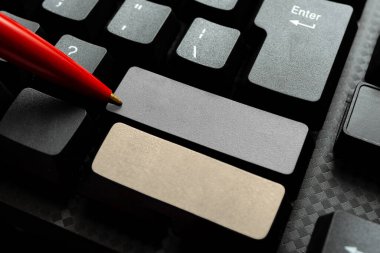 Bilgisayar Klavyesi ve Sembol. İletişim için Bilgi Ortamı.