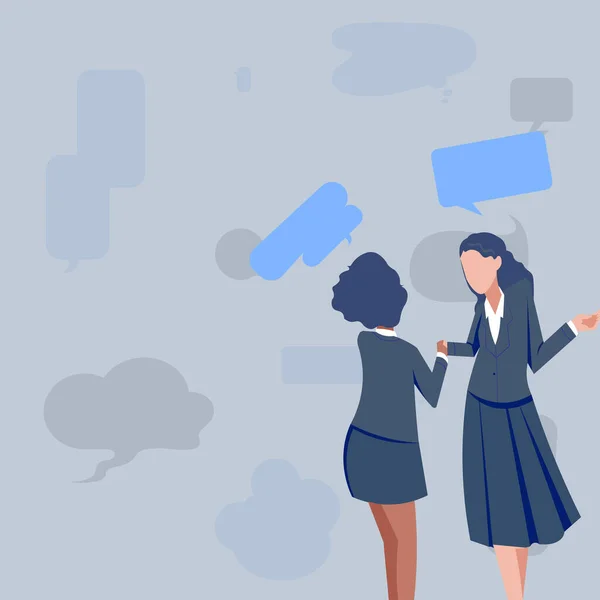 Two Colleagues Standing Sharing Thoughts Together Speech Bubbles — Archivo Imágenes Vectoriales