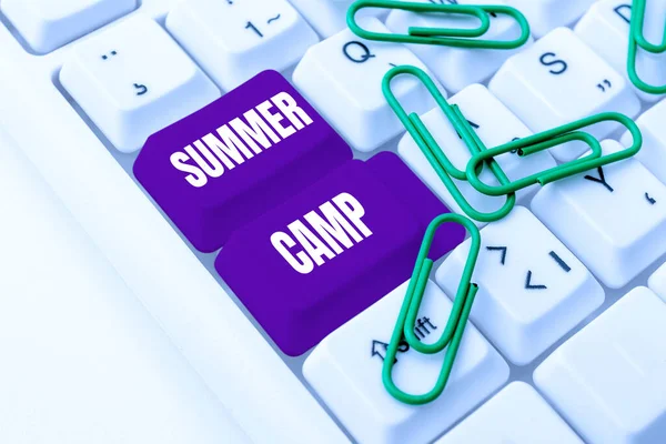 Χειρόγραφο Κείμενο Summer Camp Έννοια Εποπτεύεται Πρόγραμμα Για Παιδιά Και — Φωτογραφία Αρχείου