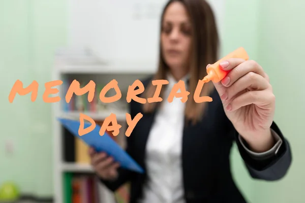 Текст Почерка Memorial Day Business Overview Honor Remembering Those Who — стоковое фото