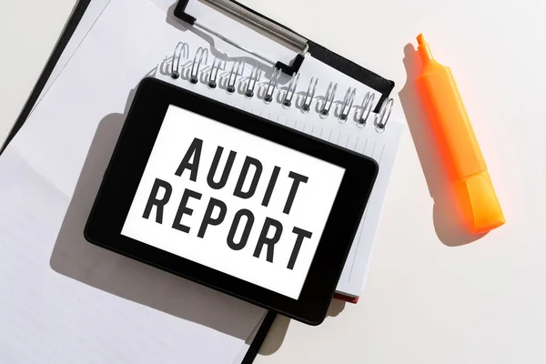 Sign Displaying Audit Report Concept Meaning Appraisal Complete Financial Status — Stockfoto