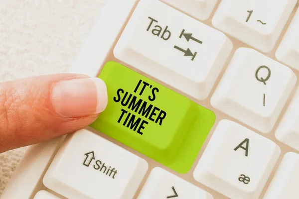 Text Caption Presenting Summer Time Conceptual Photo Relax Sunny Hot —  Fotos de Stock